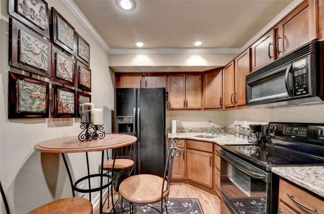 302 Double Gate Way, Sugar Hill, GA 30518