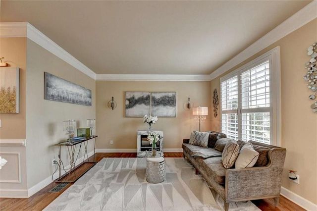 302 Double Gate Way, Sugar Hill, GA 30518