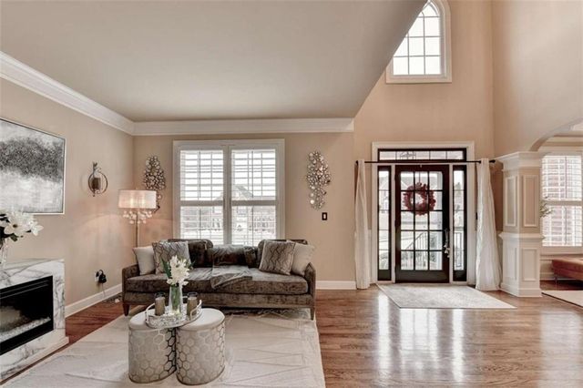 302 Double Gate Way, Sugar Hill, GA 30518