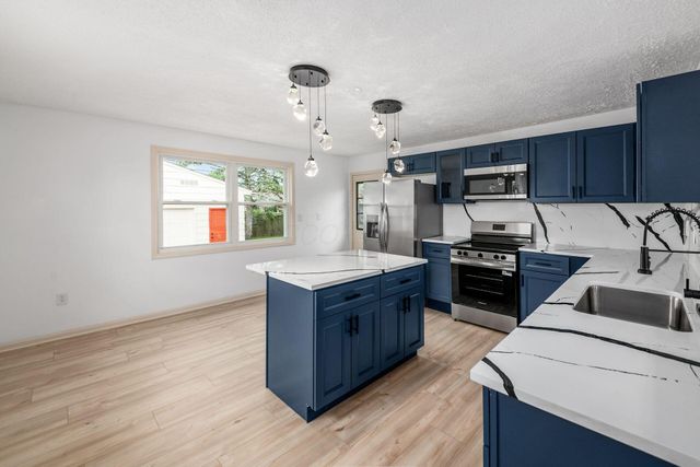 4277 Beechgrove Drive, Grove City, OH 43123