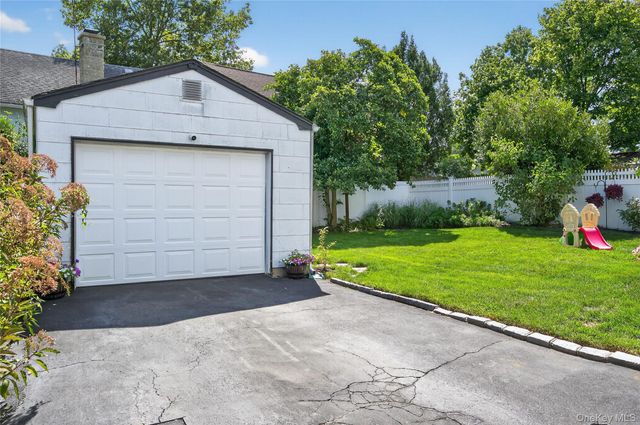 13 Prospect Street, Glen Head, NY 11545