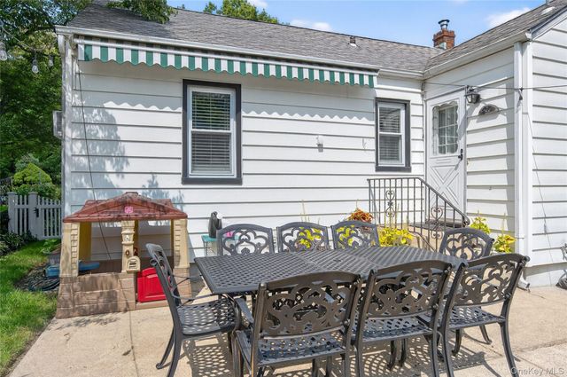 13 Prospect Street, Glen Head, NY 11545