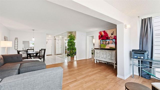 6960 20TH AVE N 109, St Petersburg, FL 33710