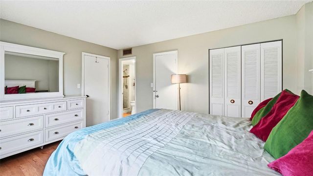 6960 20TH AVE N 109, St Petersburg, FL 33710