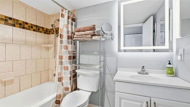 6960 20TH AVE N 109, St Petersburg, FL 33710