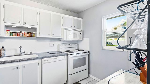 6960 20TH AVE N 109, St Petersburg, FL 33710