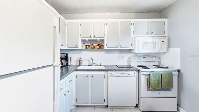 6960 20TH AVE N 109, St Petersburg, FL 33710