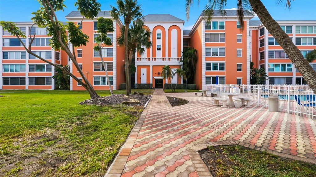 6960 20TH AVE N 109, St Petersburg, FL 33710