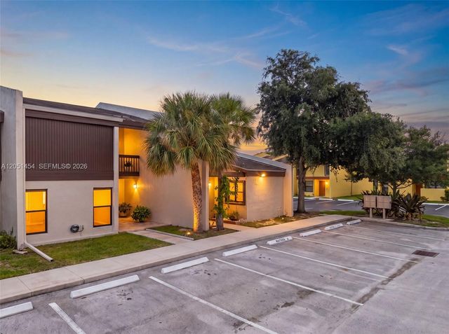 9260 NW 16th Street 9260, Pembroke Pines, FL 33024