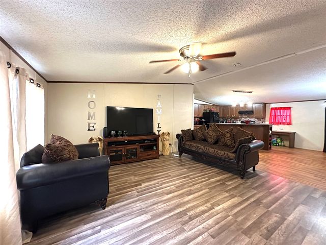 2089 Vz County Road 3502, Wills Point, TX 75169