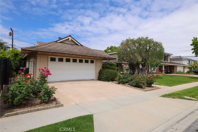 2825 Shantar, Costa Mesa, CA 92626
