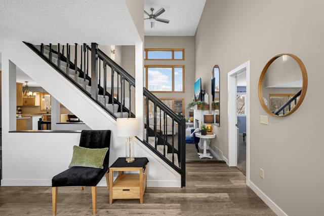 4751 Helmo Avenue N, Oakdale, MN 55128