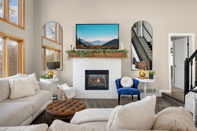 4751 Helmo Avenue N, Oakdale, MN 55128