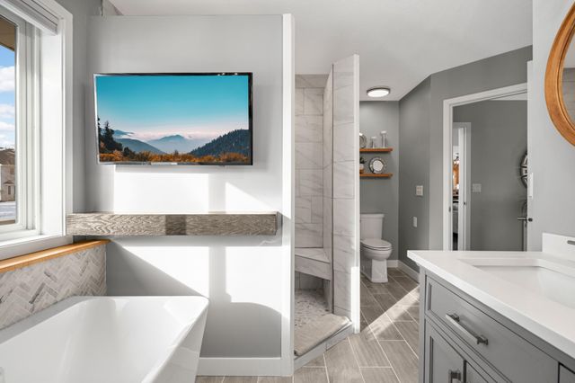 4751 Helmo Avenue N, Oakdale, MN 55128