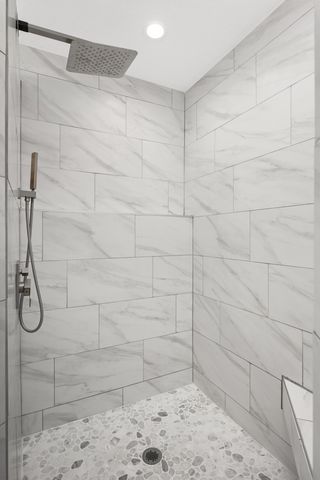 4751 Helmo Avenue N, Oakdale, MN 55128