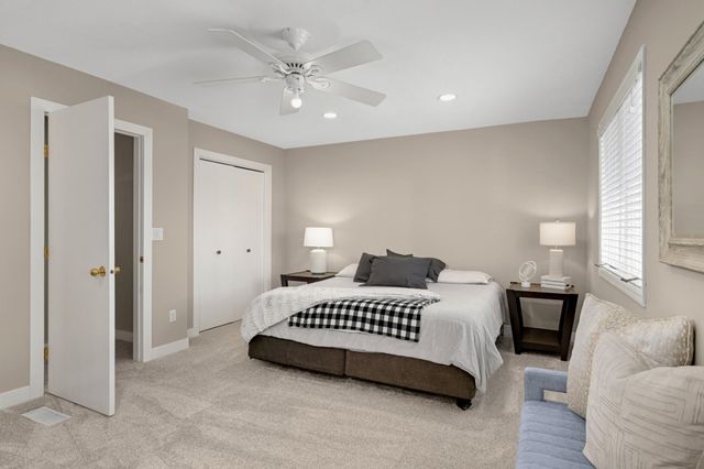 4751 Helmo Avenue N, Oakdale, MN 55128