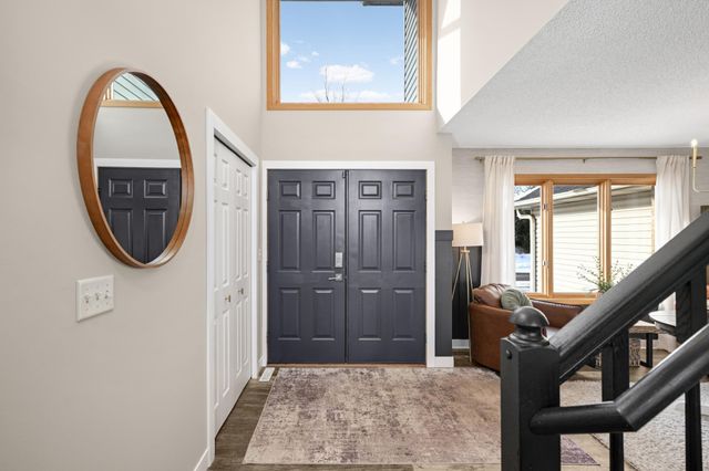 4751 Helmo Avenue N, Oakdale, MN 55128