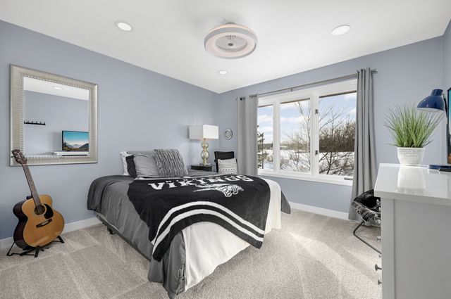 4751 Helmo Avenue N, Oakdale, MN 55128