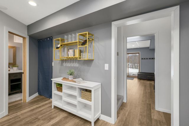 4751 Helmo Avenue N, Oakdale, MN 55128