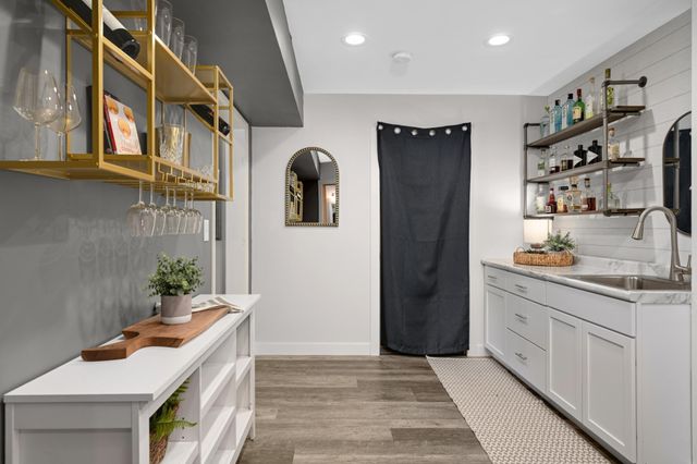 4751 Helmo Avenue N, Oakdale, MN 55128