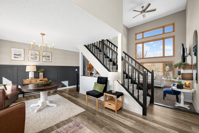 4751 Helmo Avenue N, Oakdale, MN 55128