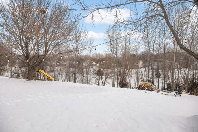 4751 Helmo Avenue N, Oakdale, MN 55128