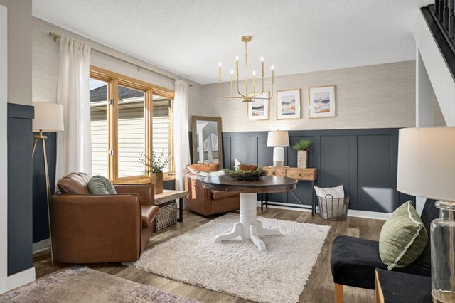 4751 Helmo Avenue N, Oakdale, MN 55128