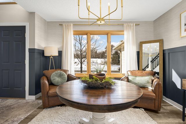 4751 Helmo Avenue N, Oakdale, MN 55128