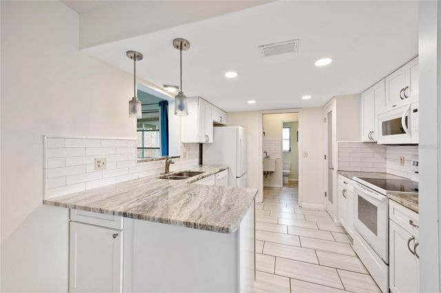 181 SANDHURST DRIVE, Venice, FL 34293