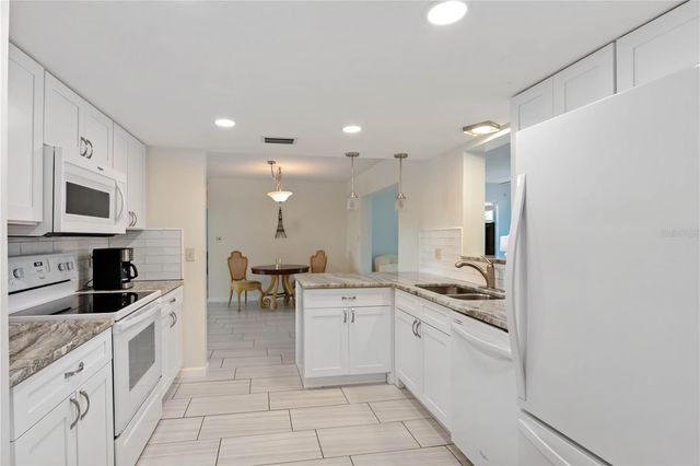 181 SANDHURST DRIVE, Venice, FL 34293