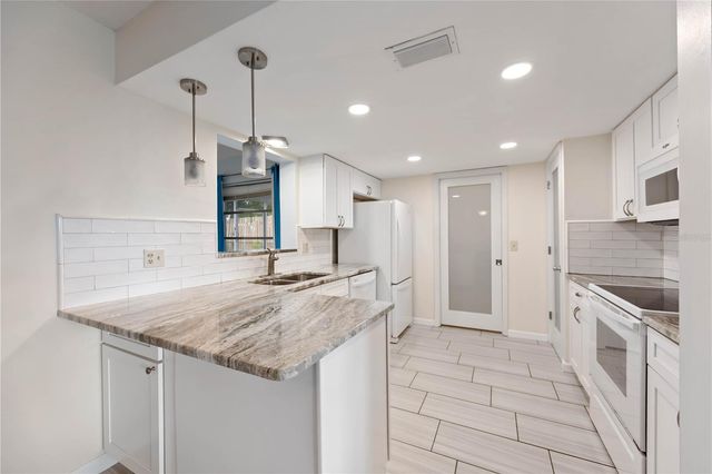 181 SANDHURST DRIVE, Venice, FL 34293