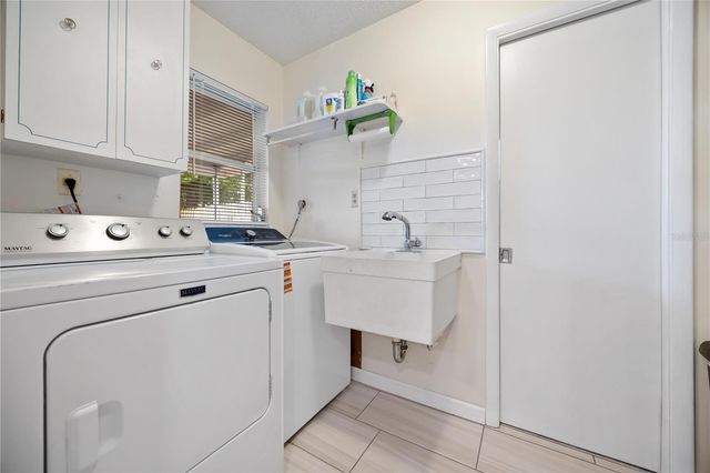 181 SANDHURST DRIVE, Venice, FL 34293