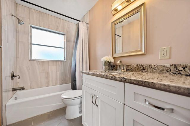 181 SANDHURST DRIVE, Venice, FL 34293