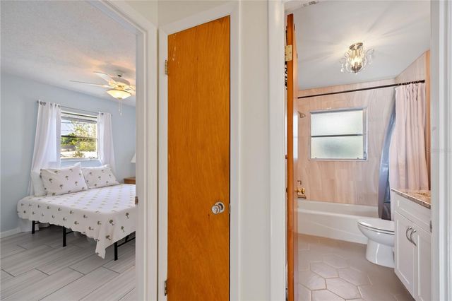 181 SANDHURST DRIVE, Venice, FL 34293