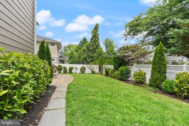8701 BRADMOOR DR, Bethesda, MD 20817