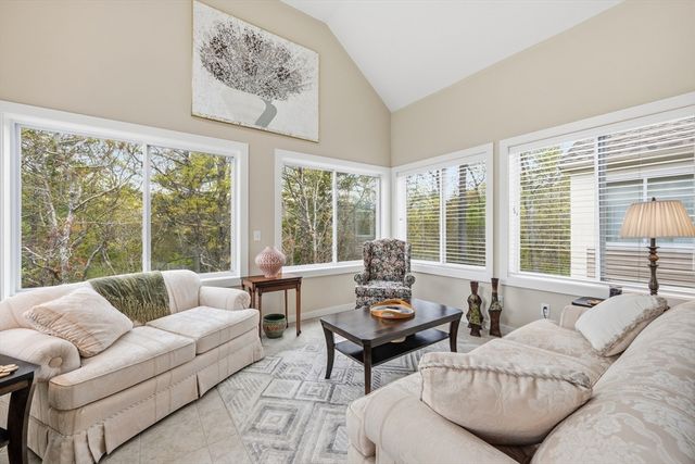 142 Leisure Green Dr 142, Mashpee, MA 02649