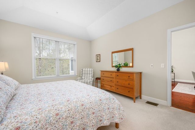 142 Leisure Green Dr 142, Mashpee, MA 02649