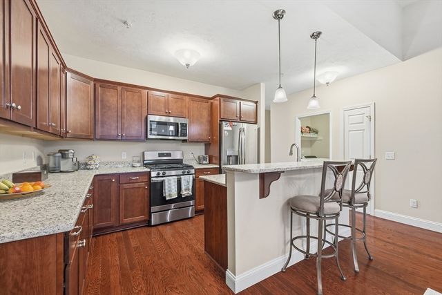 142 Leisure Green Dr 142, Mashpee, MA 02649