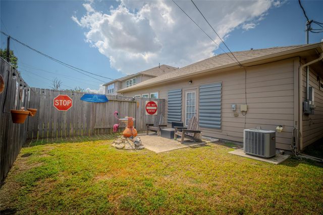 508 N 7th Street, La Porte, TX 77571