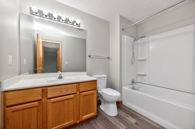 1325 SE Delaware Avenue 9, Ankeny, IA 50021