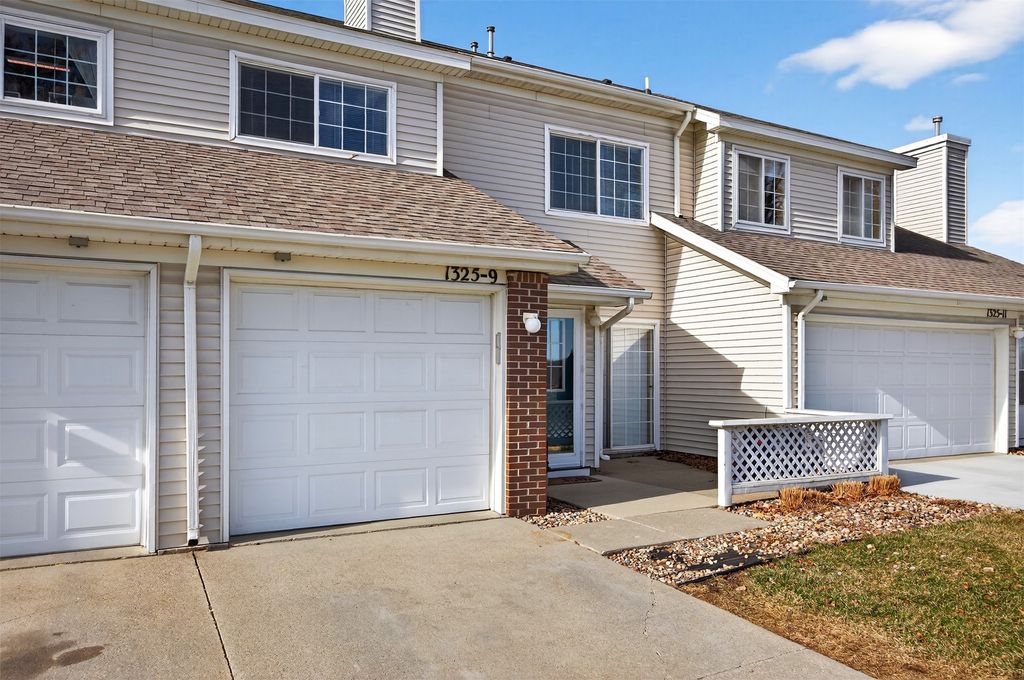 1325 SE Delaware Avenue 9, Ankeny, IA 50021