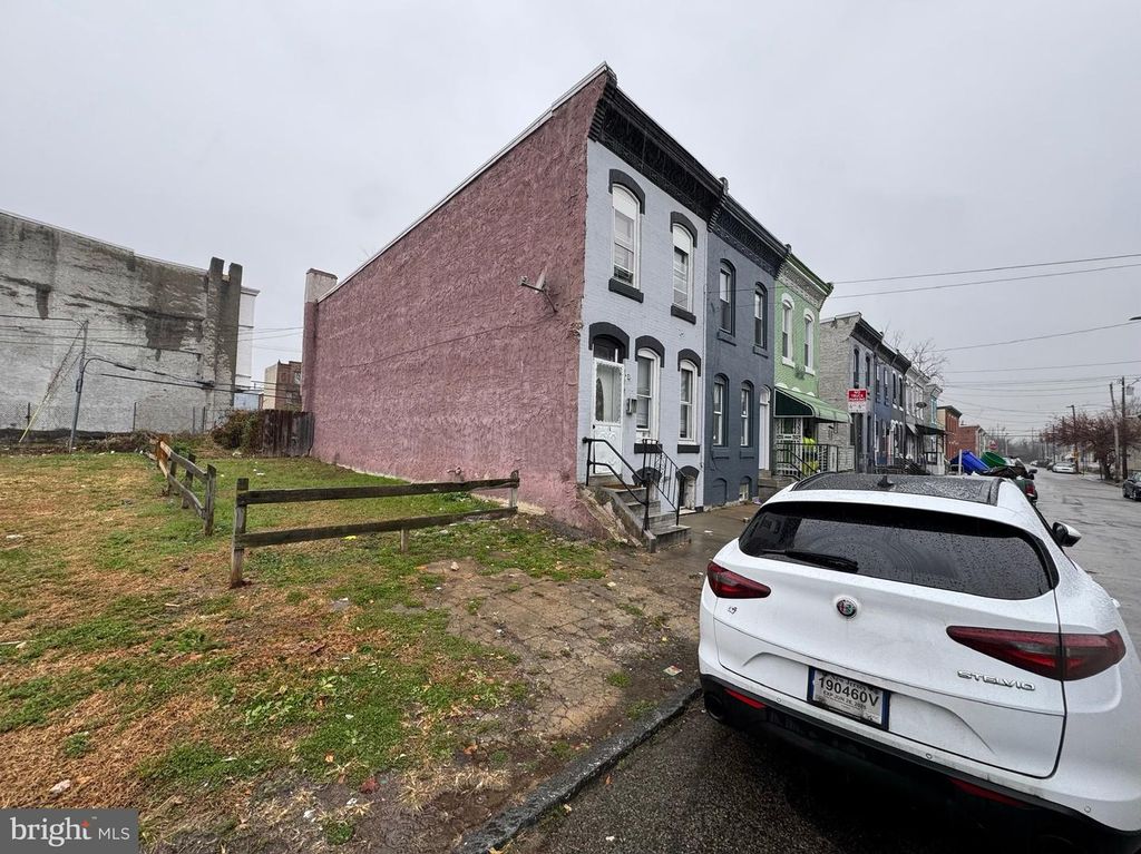 2716 N MARVINE ST, PHILADELPHIA, PA 19133 — exterior