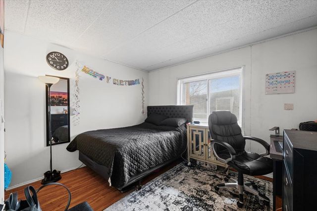 3223 W Parkway Drive 3A, Northbrook, IL 60062