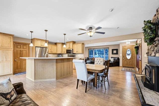 W220S6805 Crowbar DRIVE, Muskego, WI 53150