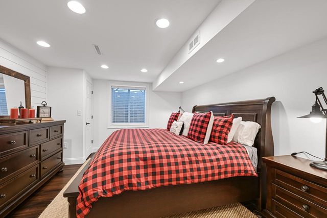 W220S6805 Crowbar DRIVE, Muskego, WI 53150