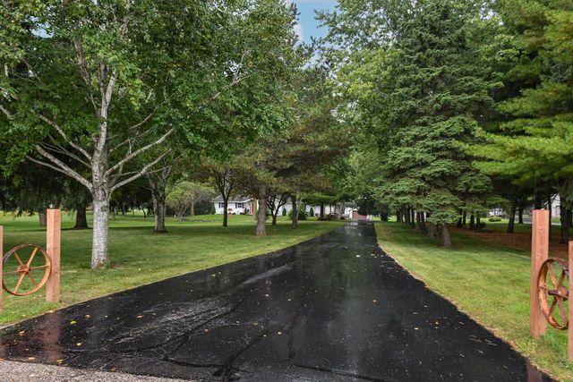 W220S6805 Crowbar DRIVE, Muskego, WI 53150