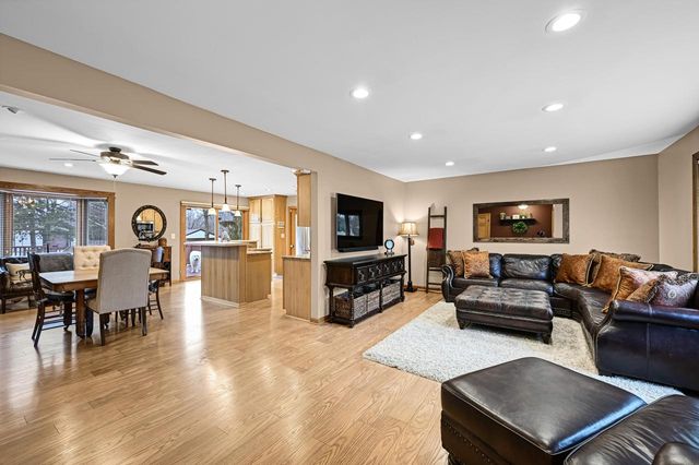 W220S6805 Crowbar DRIVE, Muskego, WI 53150