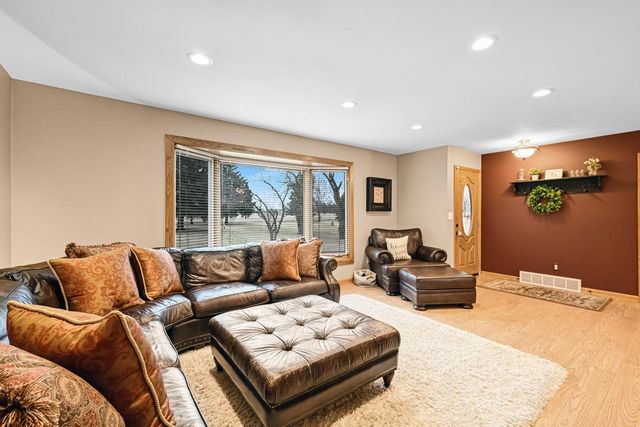 W220S6805 Crowbar DRIVE, Muskego, WI 53150