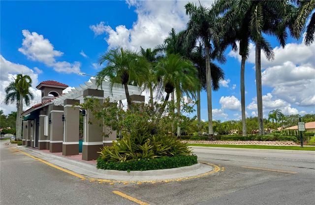 4310 Diamond Way, Weston, FL 33331