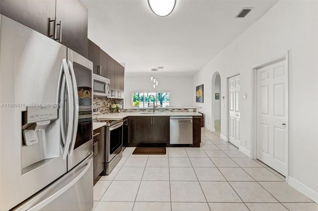 4310 Diamond Way, Weston, FL 33331